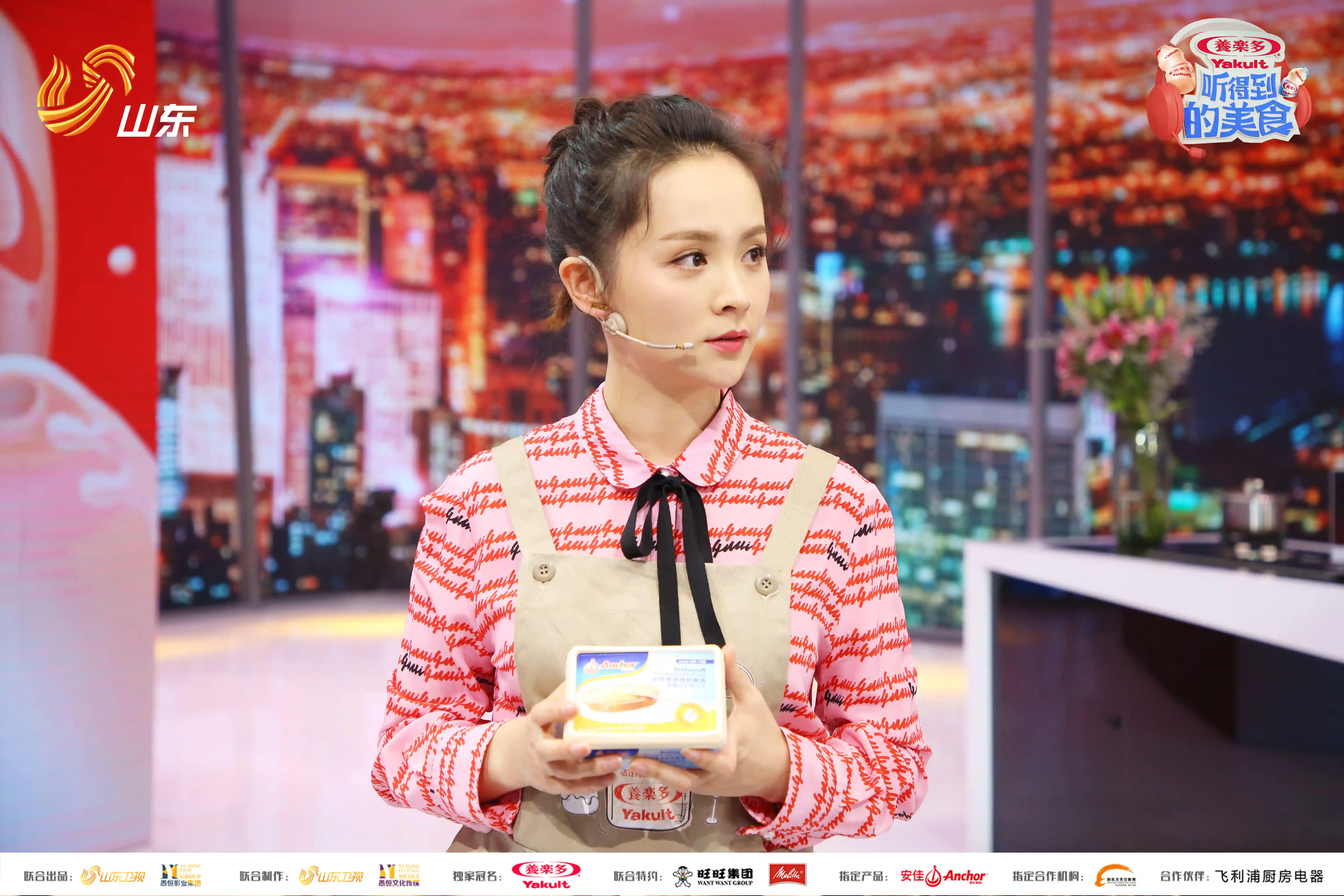 奶茶星人邓莎《听美2》挑战网红爆浆蛋糕 大叔徐乃麟恋上少女心甜品