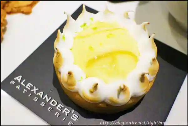 亚历山大法式甜点，似星空中梦幻星球的巧克力Bon Bon