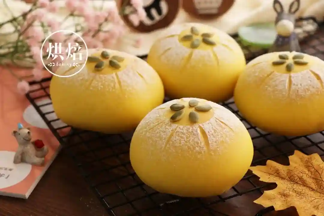 不用蛋黄一样能做的南瓜流沙包 整形超简单 一次成功