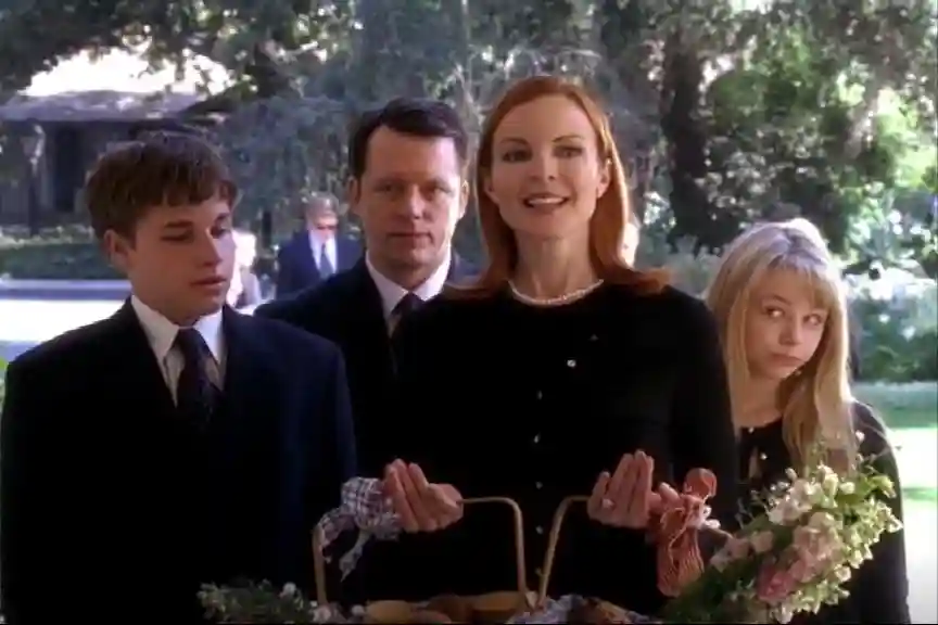 美剧英语：Let's start from scratch.