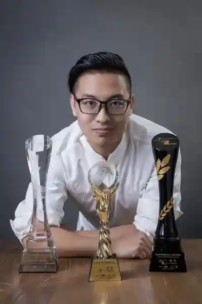 王子：面包世界里的孤勇者