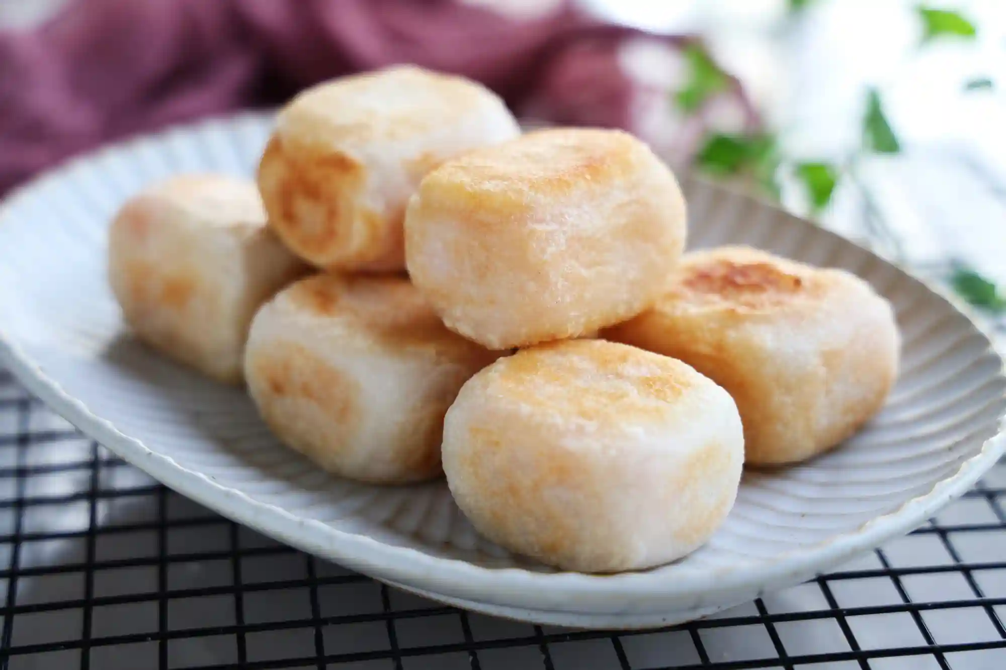 红薯加上糯米粉，轻松做美食，香甜拉丝，能当早餐又能当点心