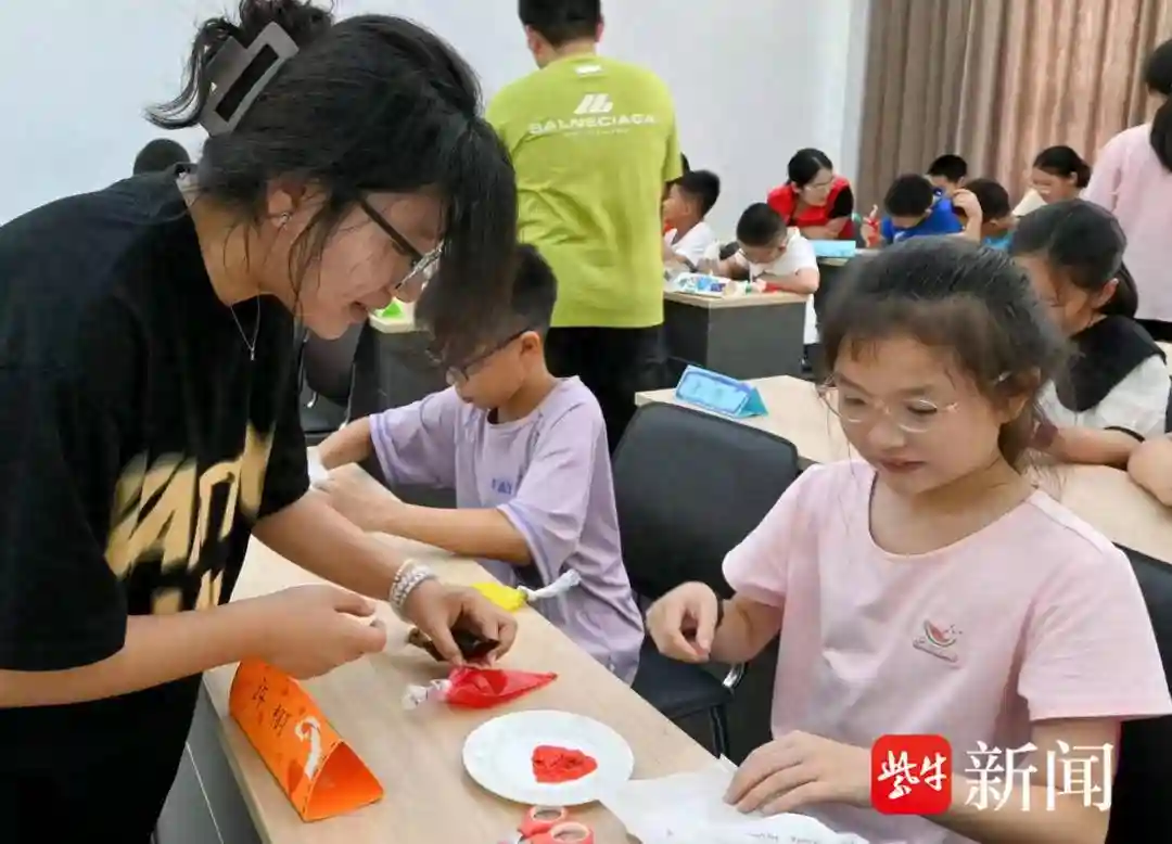 知道“果酱画”吗？瞧孩子们多享受这甜蜜且绚丽的氛围