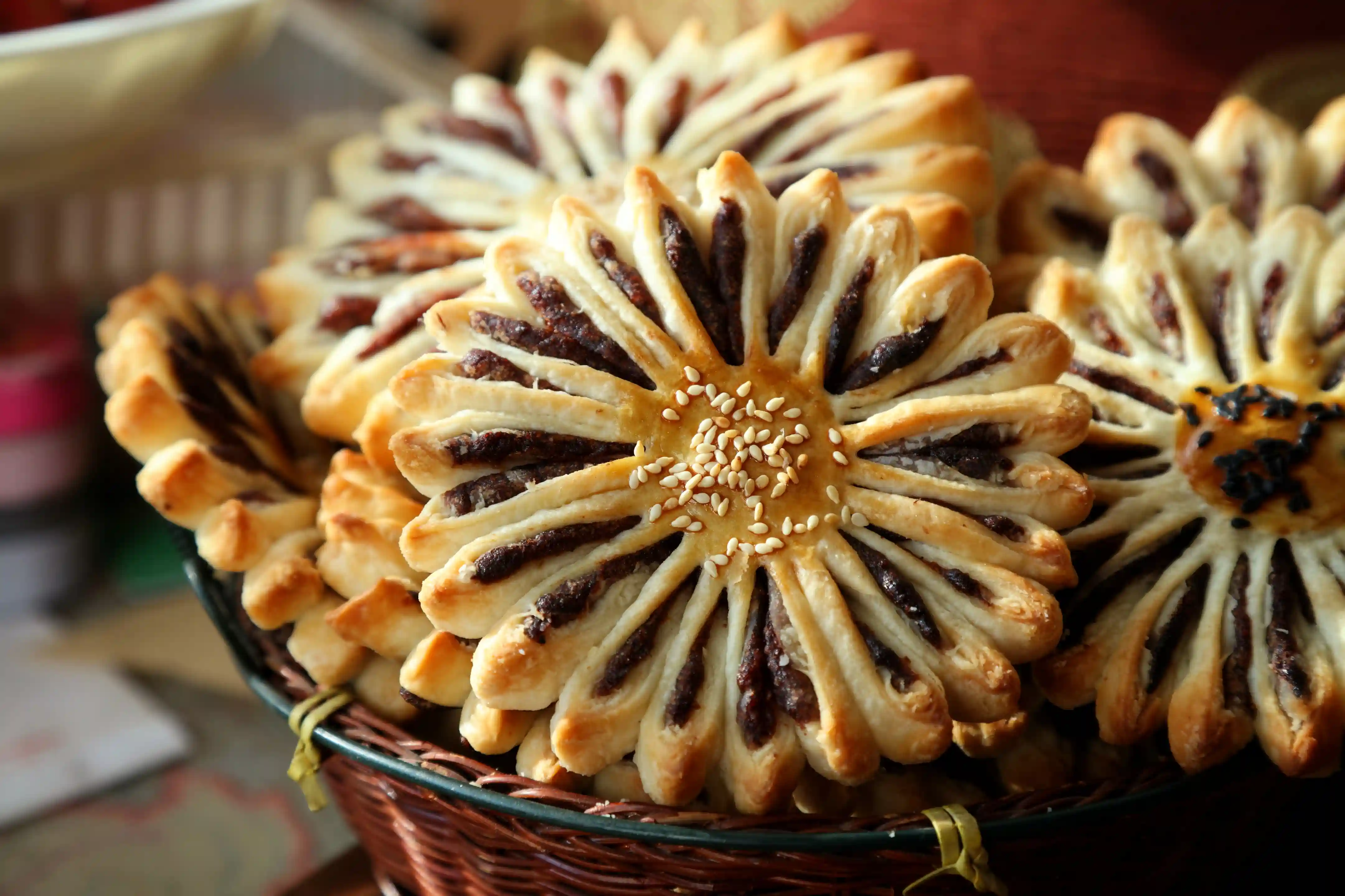 我用家里的普通面粉做了一款小点心，像花儿一样，全家都喜欢