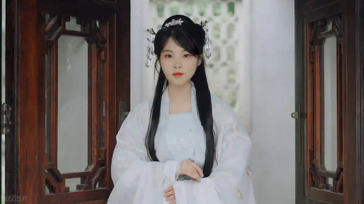 故事：家族落难她沦为罪臣，被迫嫁给双腿残疾的少爷，恩爱过一生