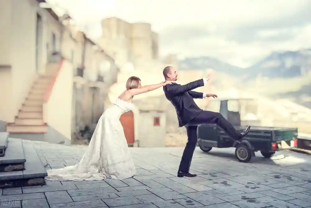 幽默婚礼主持词完整版