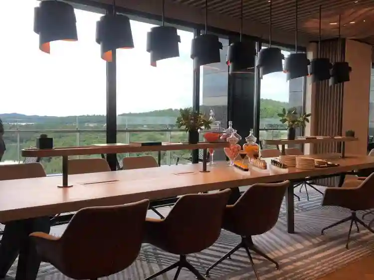 84岁“喜提”Z世代受众，喜来登焕新首店绽放绵阳