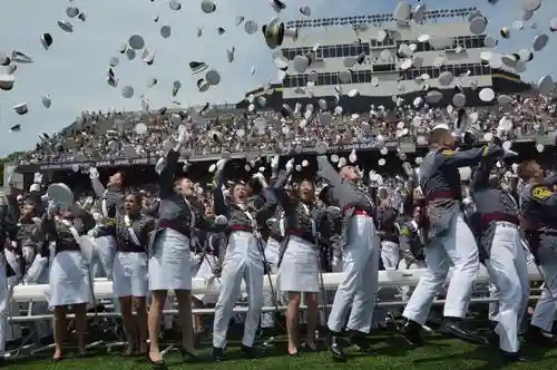 美西点军校举行毕业礼 华裔二代成绩优异书写荣耀