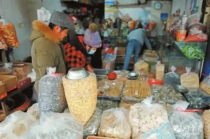 芜湖人嗅到年味是从炒货摊儿开始的
