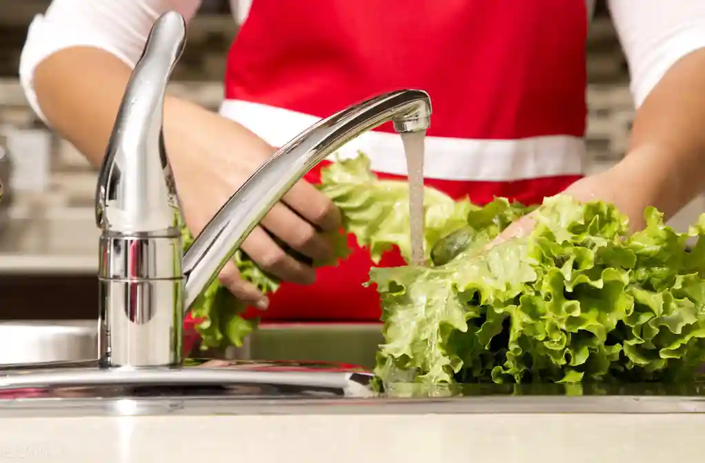 一学就会的果蔬清洗技巧，去污垢，降低“残农”，安全更健康