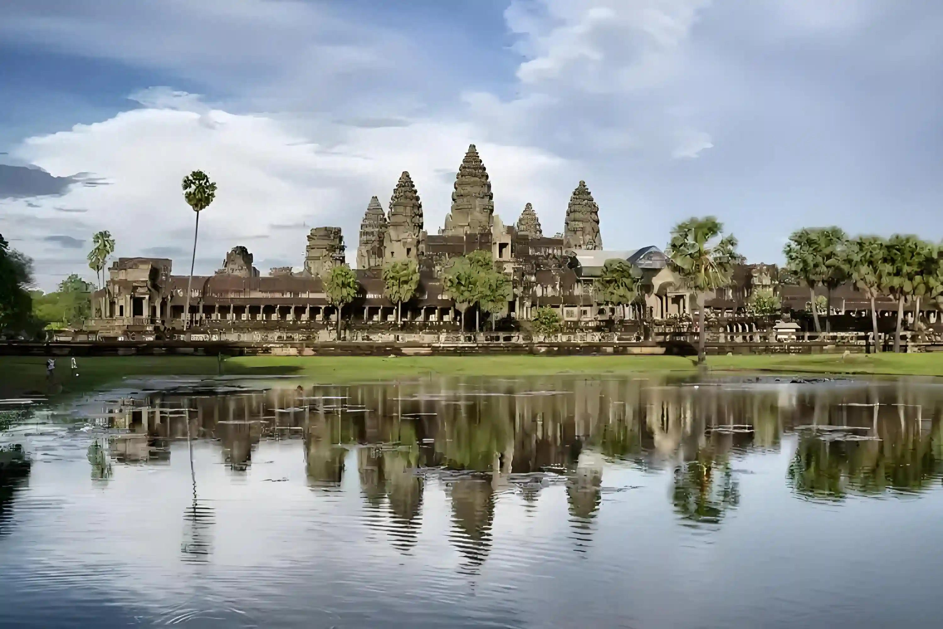 深度揭秘柬埔寨骗局：“佛国血魔”阴影笼罩下的求职噩梦