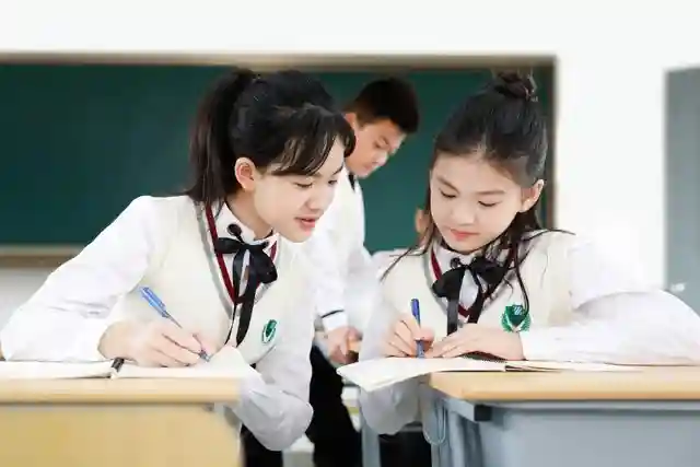 翼教版九年级英语UNIT 1 Lessons 1知识详解。