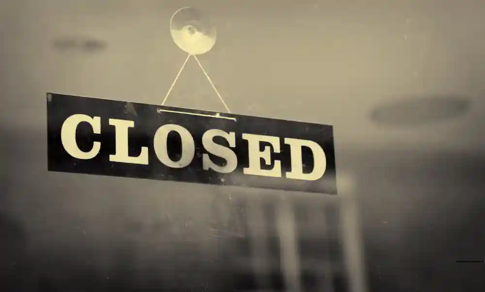 辞职开店的年轻人：3个月开倒一家店、半年亏掉18万