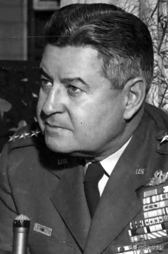 美国陆军航空兵的狂人，日本人最恐惧的美军将领——柯蒂斯·李梅