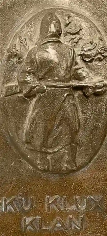 美国西点军校竟有3K党标志牌匾，国会建议移除