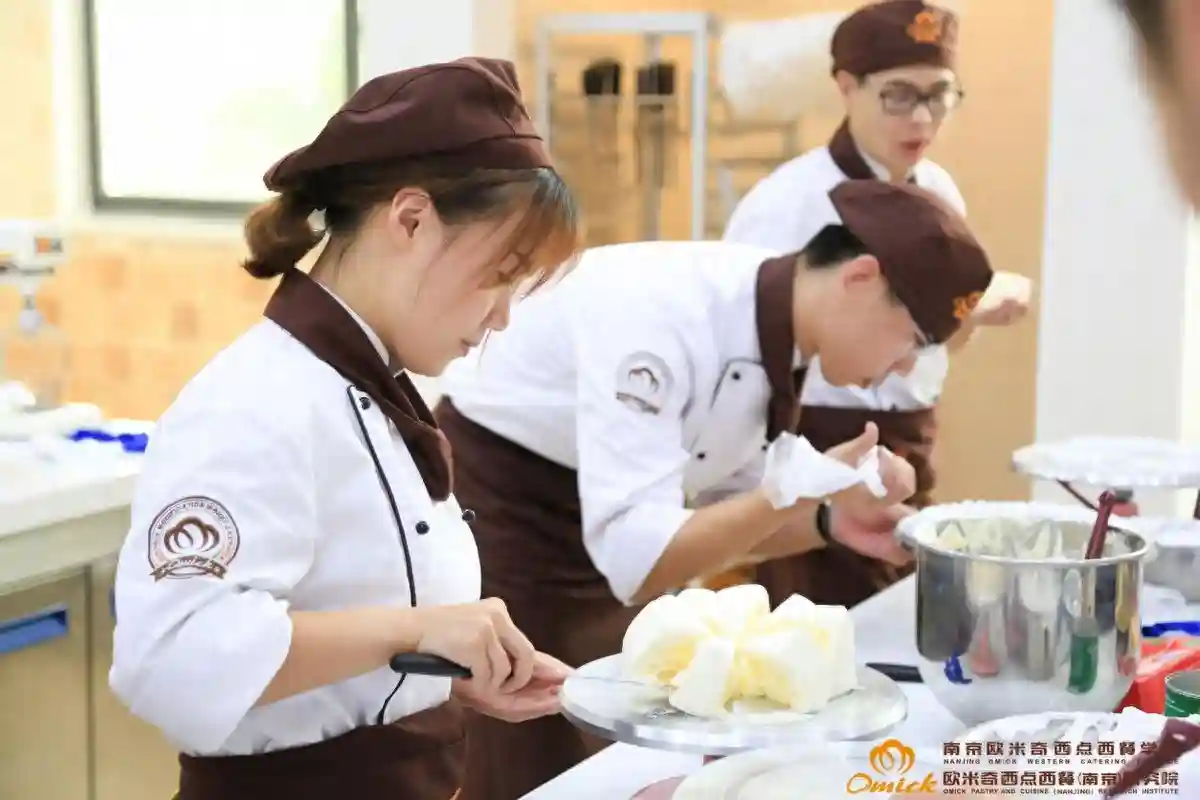 现在学烘焙有发展前景吗？有什么优势？