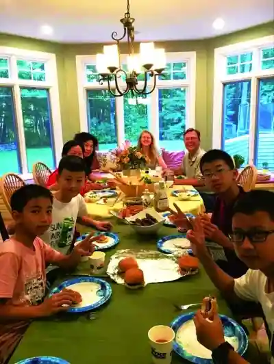 当地家庭寄宿 哈佛上课 美国游学之旅啥样？