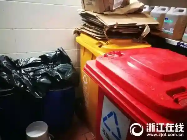 肯德基、麦当劳、必胜客……杭州这5家店的垃圾桶被翻了个遍