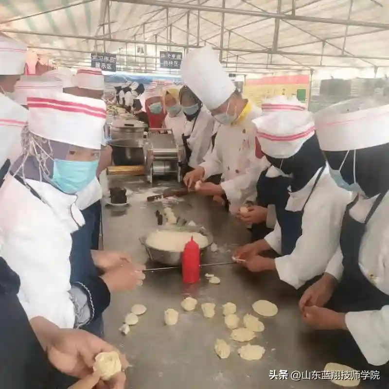 学习烹饪哪家强，中国山东找蓝翔