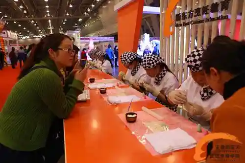 安徽新东方：蒙眼裱花，新东方西点学子亮绝活