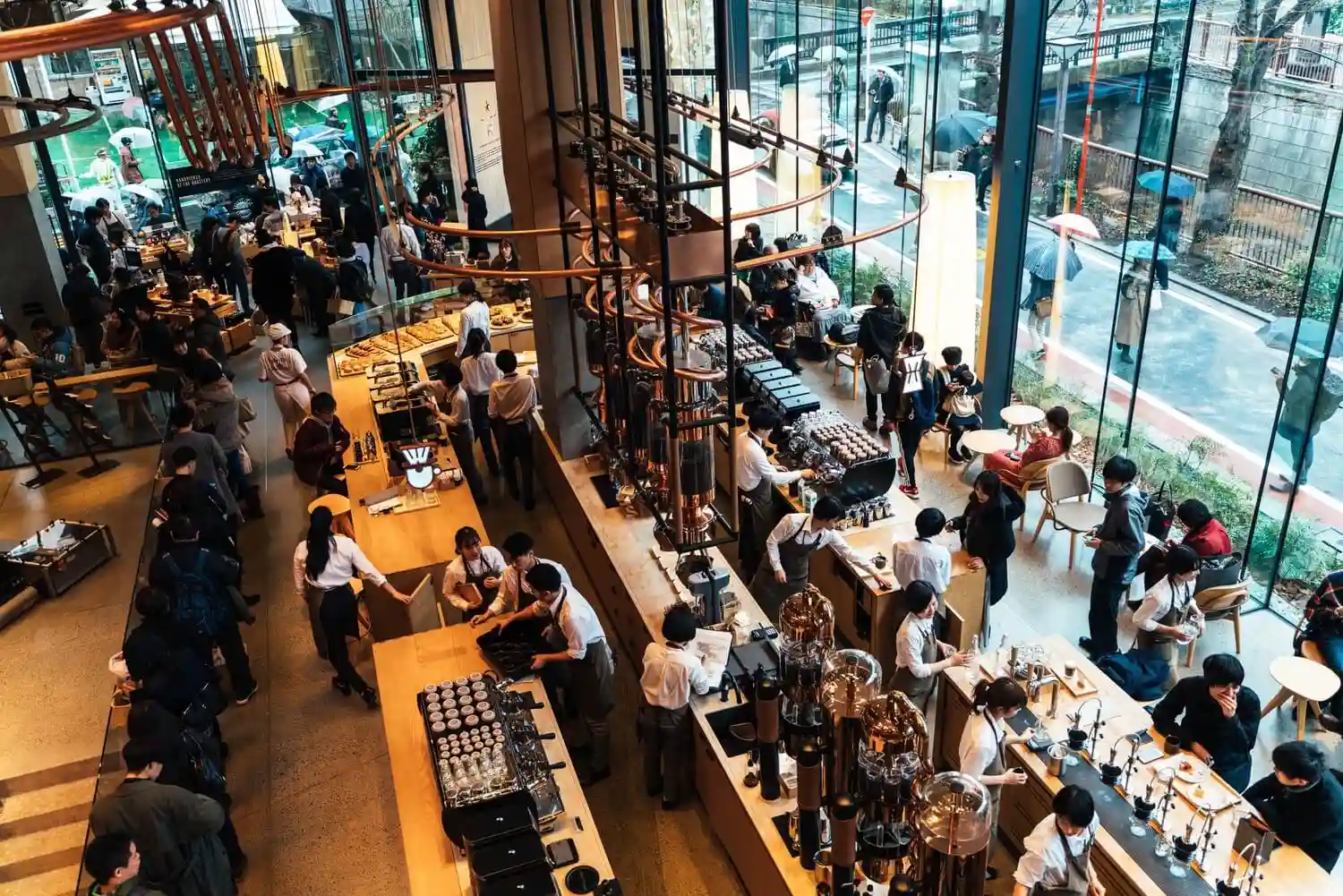 全球最大星巴克烘焙工坊在东京开业，店面位于最佳赏樱处