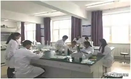 白城医高专基础医学院两位老师别样的中秋节