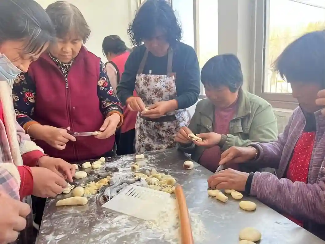 “孔府糕点”走进村 技能培训“送上门”“山东手造”促就业