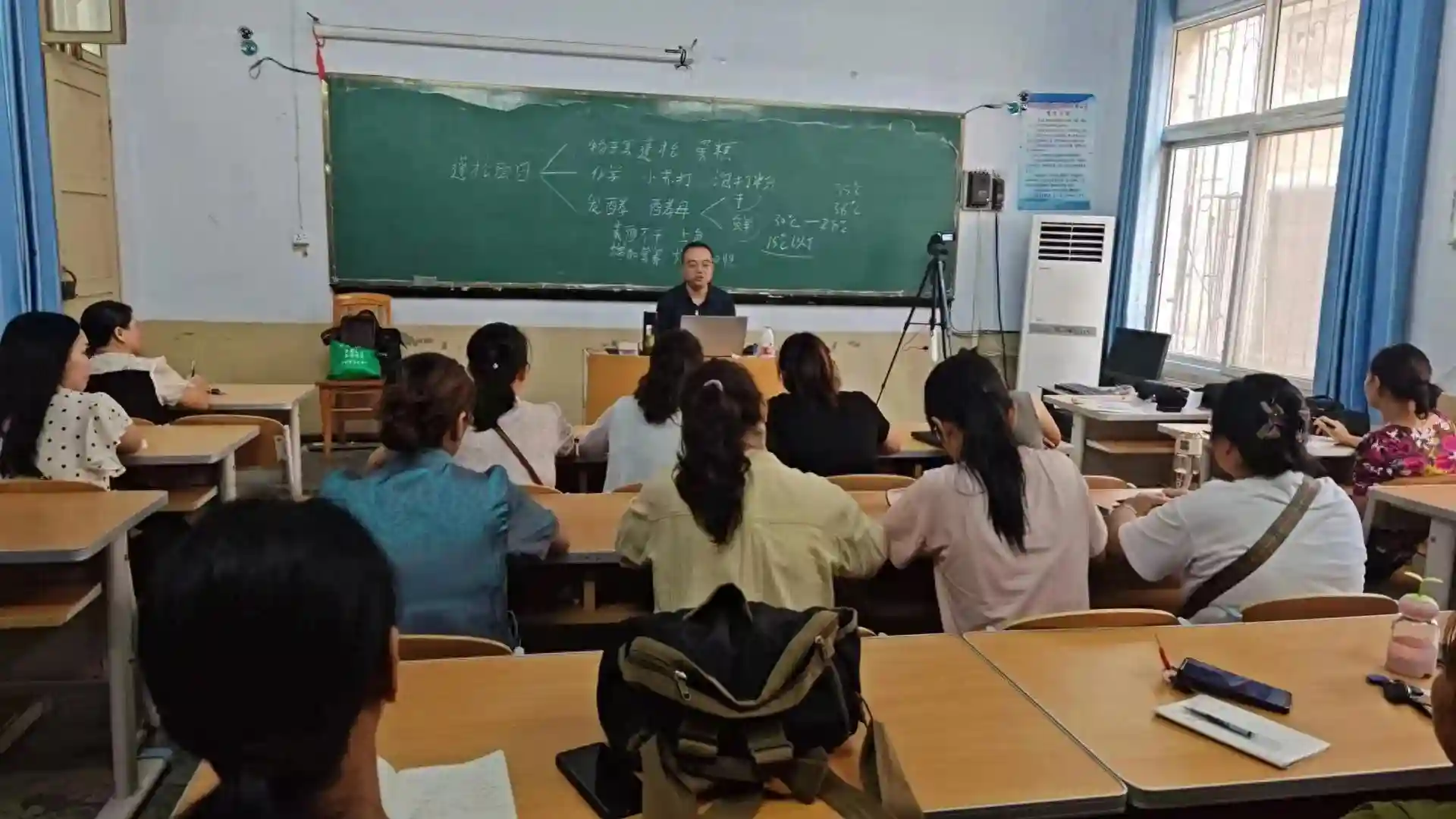 邓州市人社局技工学校：西式糕点免费培训拓宽致富路