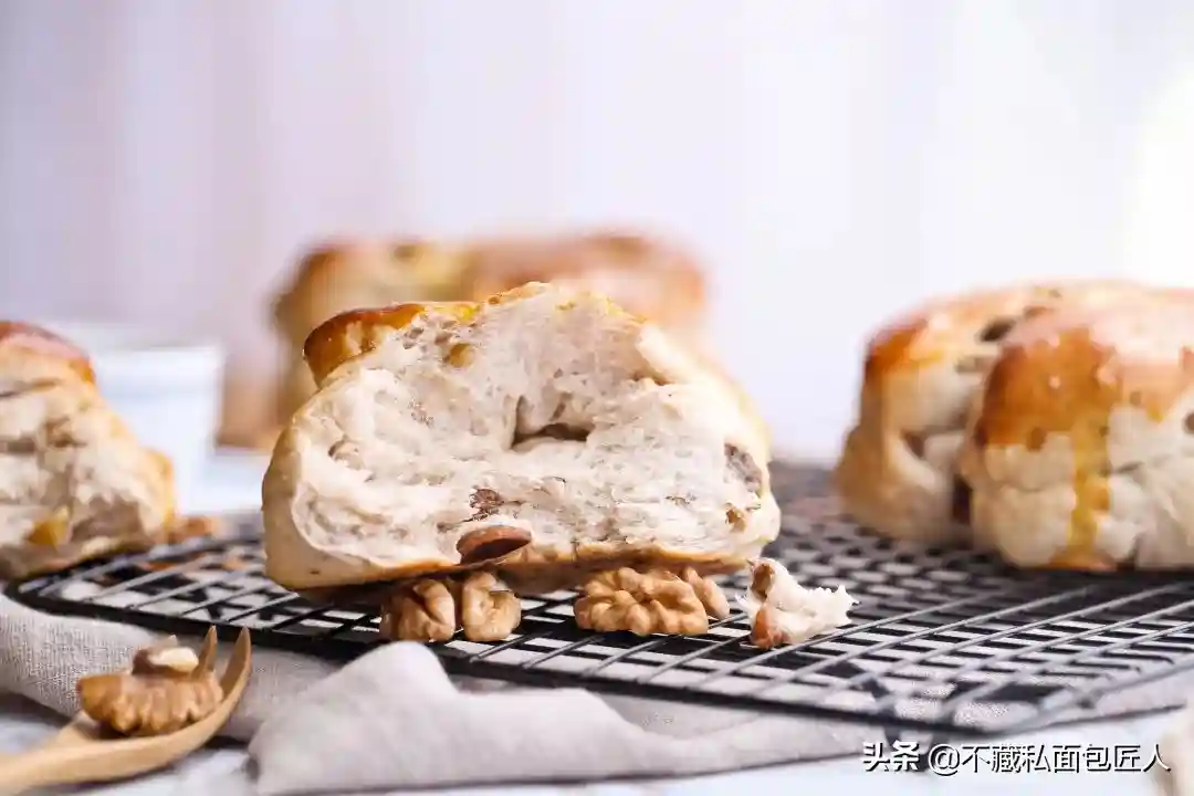 面包店里每天卖不完的面包，最后都去哪里了？