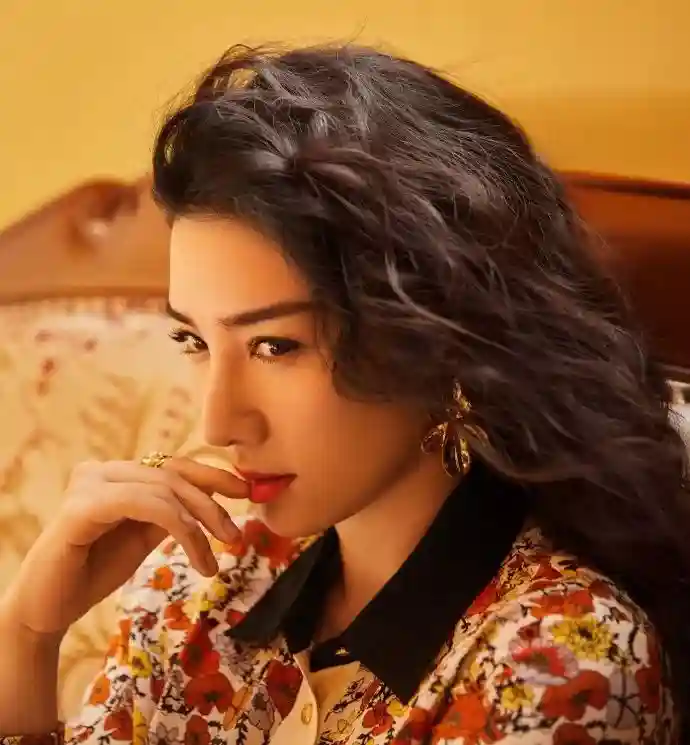 43岁女星自曝卖蛋糕年入过亿，做着做着就赚钱了...