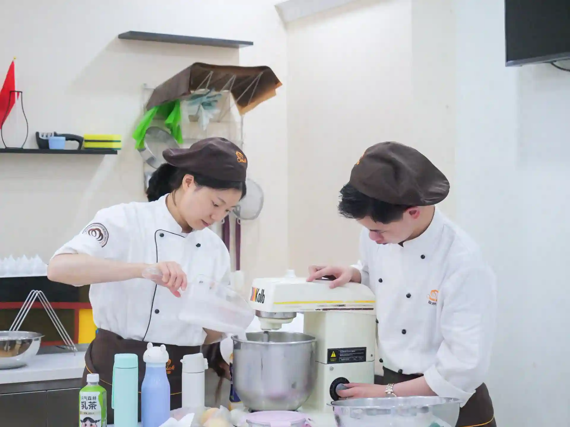 学西点九个月的学费大致多少？