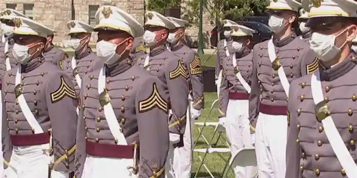 “美国不是世界警察”：敏感时期特朗普赴西点军校演讲