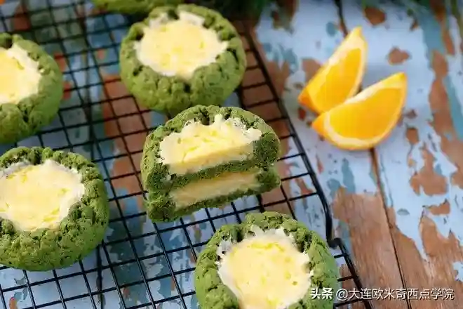 「冰乳酪司康」冻啃太上头了！最近超火又香又软，搅一搅就成功