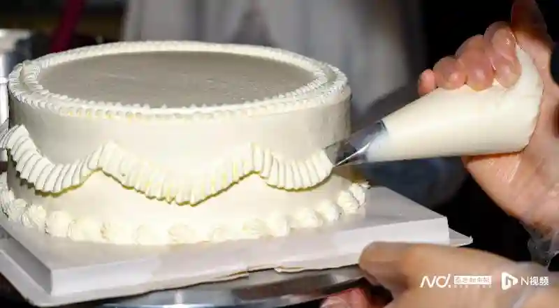 如何使用法国奶油做一款正宗的奶油蛋糕