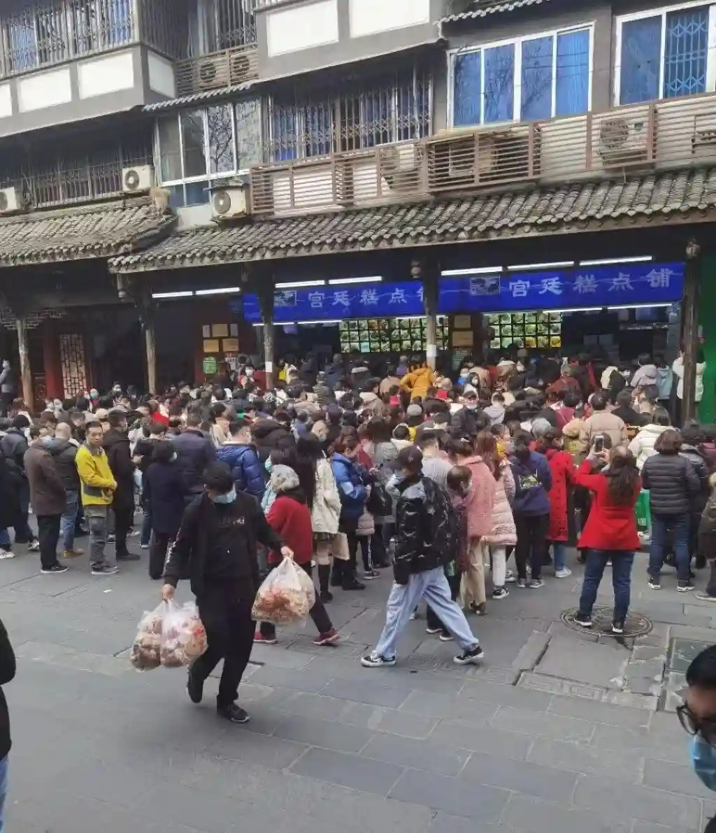 成都文殊院宫廷糕点为什么那么多人排队购买？