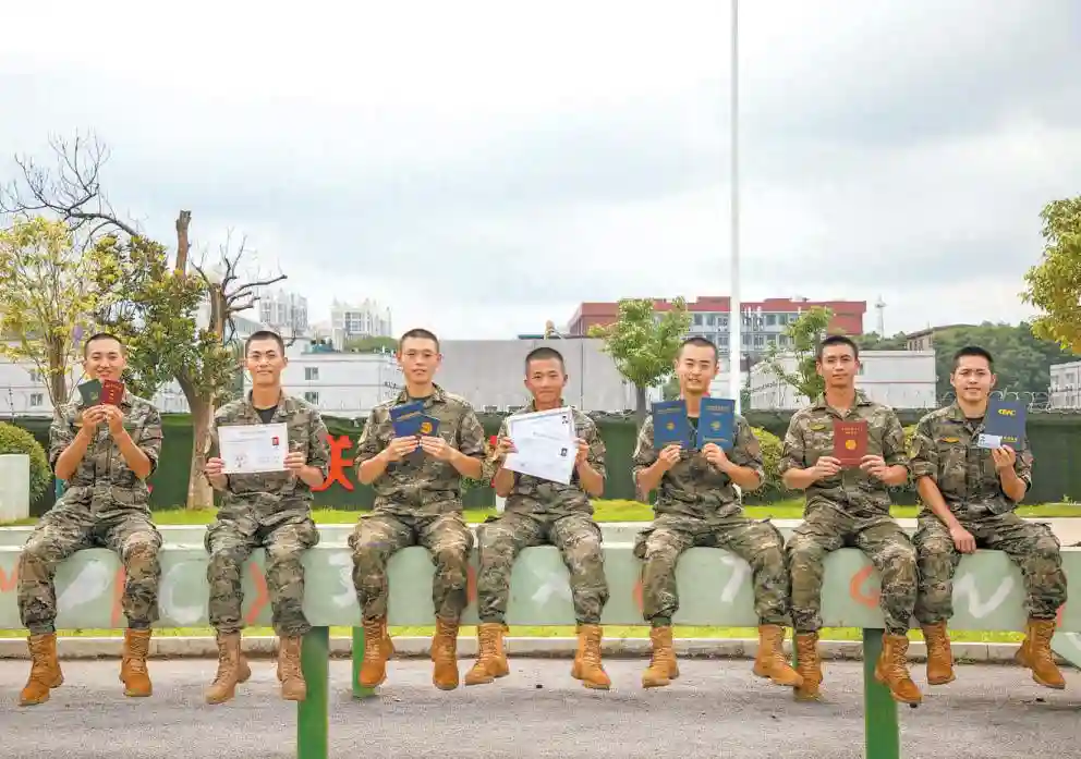 新兵“持证入伍”，他们的特长为部队带来什么？