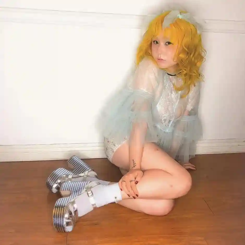 毛坦厂女孩闯入美国时尚圈