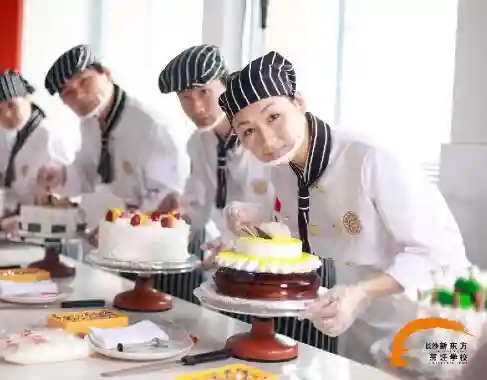 长沙新东方：初高中生现在学什么技术好？学西点制作好就业