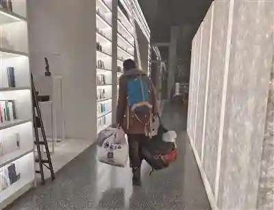 北京深夜书店：用文字招待“漂泊”的人