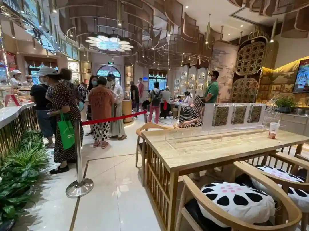 全国首家“现烤点心+奶茶”融合样板店！新探索新机遇？