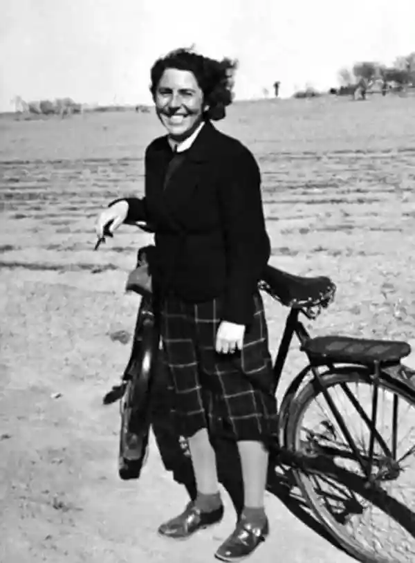 没有城管，80年前的北京店铺都是怎么悬挂店铺招幌的？