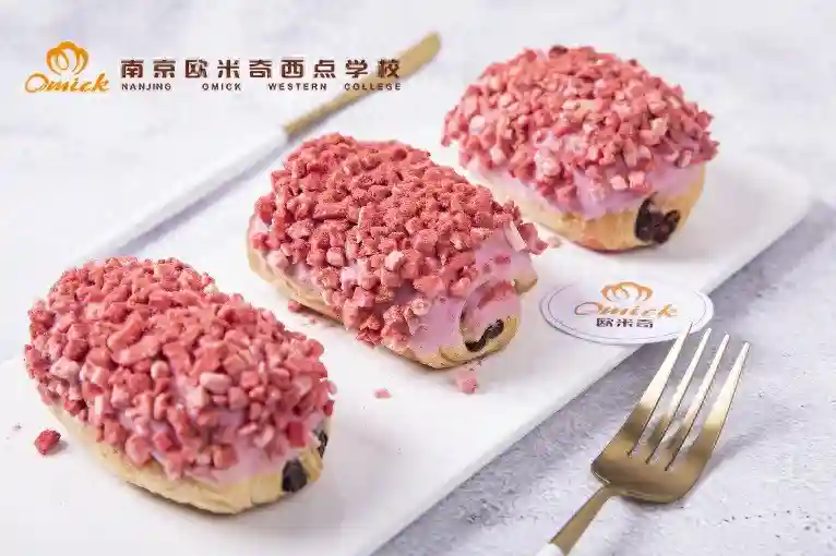 学西点烘焙技术好吗？初高中生学西点烘焙更有优势