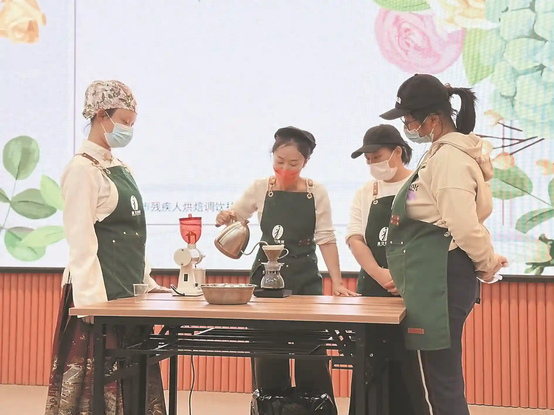 厦门星空咖啡旗舰店首开，又一批孤独症咖啡师上岗