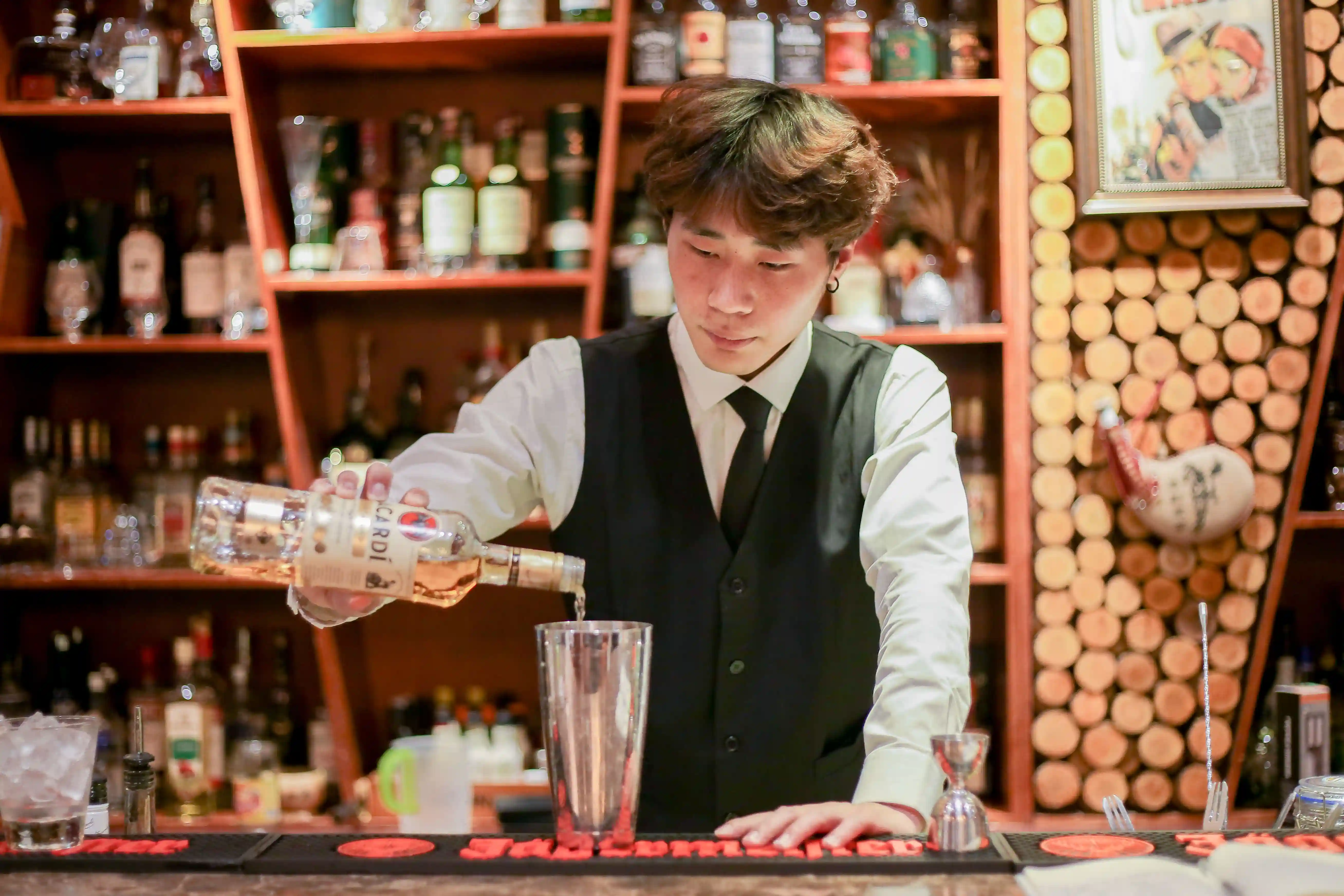 调酒师可以自学吗？