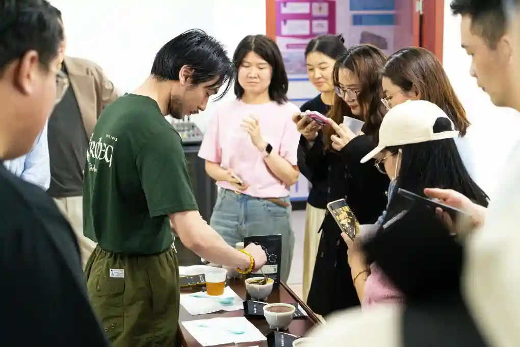 夜校缘何成为青年的“解忧杂货铺”