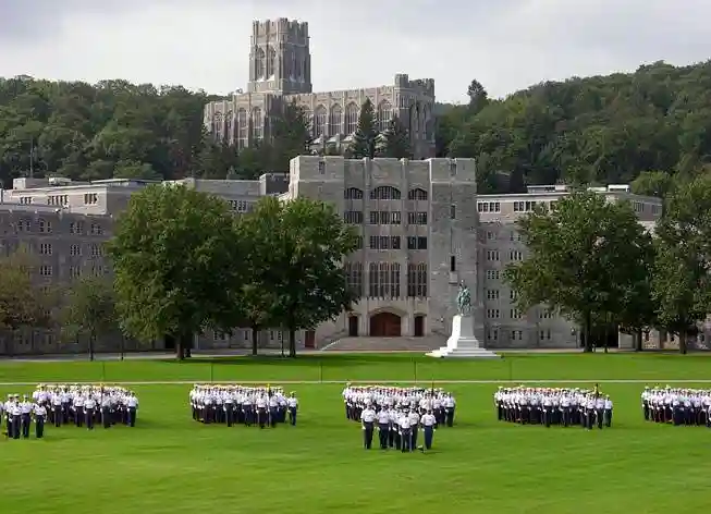 黄埔军校是“速成培训班”，为何将星如云，你符合招生条件吗？